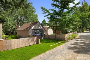 1047 NE 98th St, Seattle, WA 98115 - Photo 28