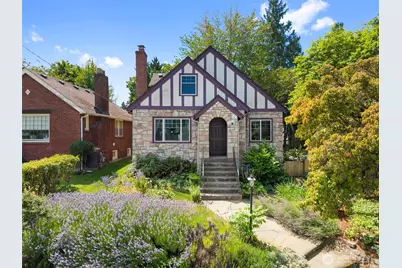 1047 NE 98th Street, Seattle, WA 98115 - Photo 1