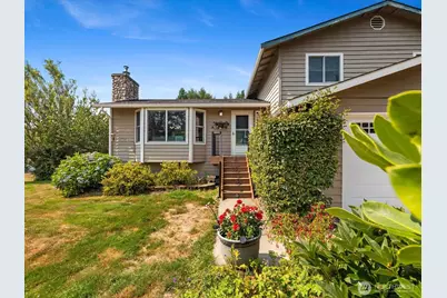 1703 147th St NW, Marysville, WA 98271 - Photo 2