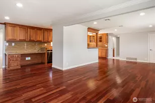 605 S 198th St, Des Moines, WA 98148 - Photo 6