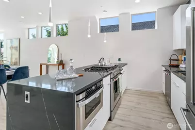 6747 15th Avenue NW, Seattle, WA 98117 - Photo 12
