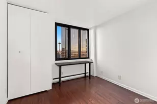 2100 3rd Ave, Seattle, WA 98121 - Photo 12