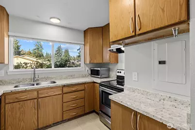 12004 101st Avenue NE #J3, Kirkland, WA 98034 - Photo 10