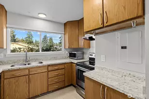 12004 101st Ave NE, Kirkland, WA 98034 - Photo 10