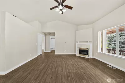 11306 211th Avenue Ct E, Bonney Lake, WA 98391 - Photo 4