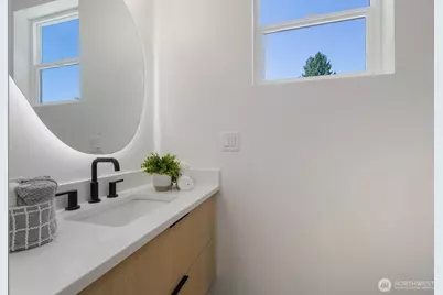 726 N 89th Street, Seattle, WA 98103 - Photo 20