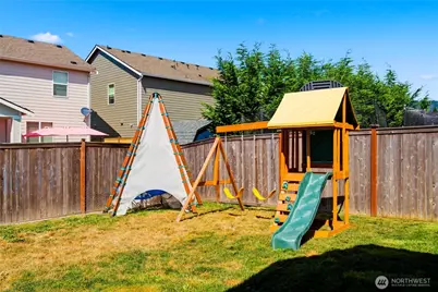 519 Bondgard Avenue E, Enumclaw, WA 98022 - Photo 32
