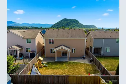 519 Bondgard Avenue E, Enumclaw, WA 98022 - Photo 34