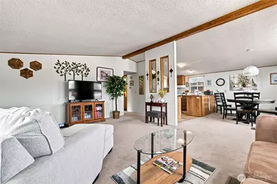 802 Cottonwood Drive, Enumclaw, WA 98022 - Photo 2