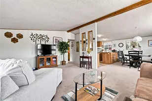 802 Cottonwood Dr, Enumclaw, WA 98022 - Photo 2