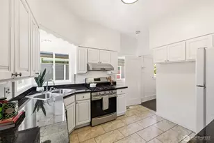 4318 1st Ave NE, Seattle, WA 98105 - Photo 14