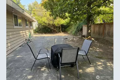 5208 Sand Point Way NE, Seattle, WA 98105 - Photo 36