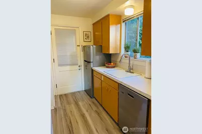 5208 Sand Point Way NE, Seattle, WA 98105 - Photo 20