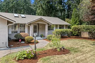 1250 Roe St, Steilacoom, WA 98388 - Photo 2