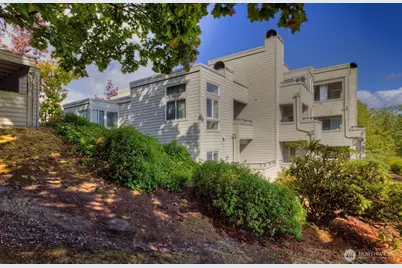 7427 Old Redmond Road #322, Redmond, WA 98052 - Photo 2