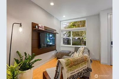 6911 California Avenue SW #C, Seattle, WA 98136 - Photo 6