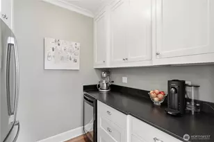 3127 Broadway E, Seattle, WA 98102 - Photo 10