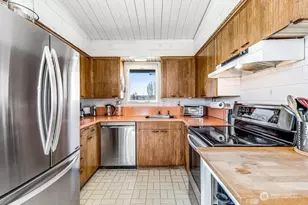 2577 Sunlight Beach Rd, Clinton, WA 98236 - Photo 6