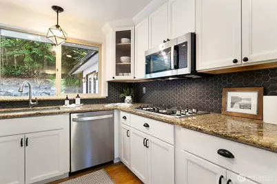 5769 Blakely Avenue NE, Bainbridge Island, WA 98110 - Photo 14