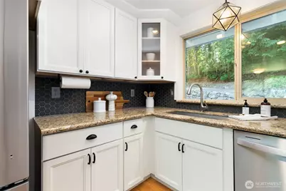 5769 Blakely Avenue NE, Bainbridge Island, WA 98110 - Photo 16