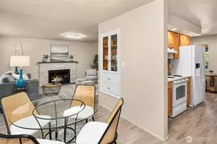 2012 NE 127th St, Seattle, WA 98125 - Photo 12