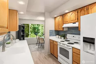 2012 NE 127th St, Seattle, WA 98125 - Photo 14