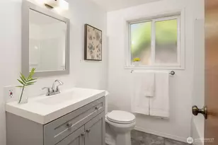 2012 NE 127th St, Seattle, WA 98125 - Photo 28