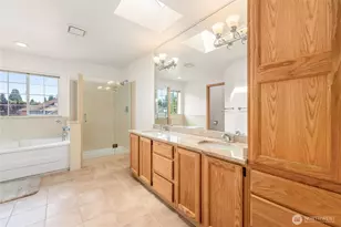 12842 SE 242nd Ct, Kent, WA 98030 - Photo 10