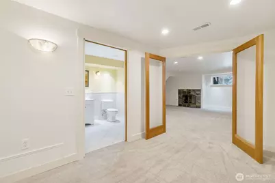 17120 NE 2nd Place, Bellevue, WA 98008 - Photo 20
