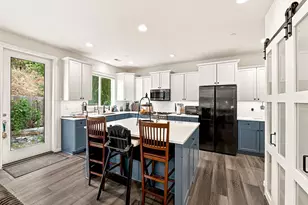 10706 174th Ave E, Bonney Lake, WA 98391 - Photo 2