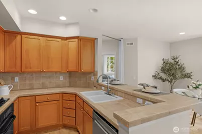 1913 16th Lane E, Issaquah, WA 98029 - Photo 10