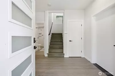 7511 Dumar Way SW, Seattle, WA 98106 - Photo 4