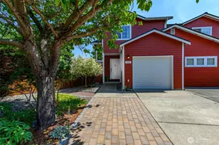 204 NW Capstan Ct, Coupeville, WA 98239 - Photo 2