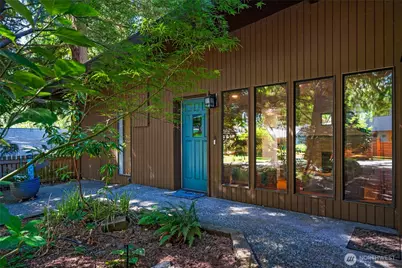 10733 Bartlett Avenue NE, Seattle, WA 98125 - Photo 1