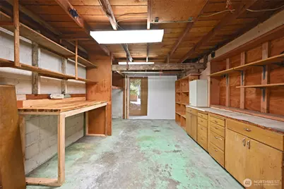 10733 Bartlett Avenue NE, Seattle, WA 98125 - Photo 10