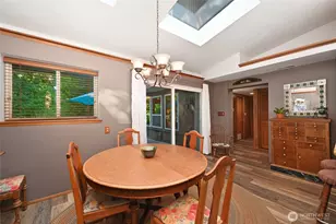 10733 Bartlett Ave NE, Seattle, WA 98125 - Photo 8