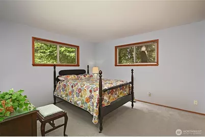 10733 Bartlett Avenue NE, Seattle, WA 98125 - Photo 22