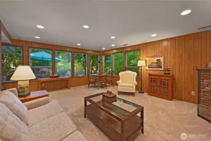 10733 Bartlett Ave NE, Seattle, WA 98125 - Photo 12