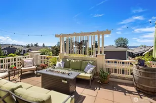 421 2nd St W, Kirkland, WA 98033 - Photo 2