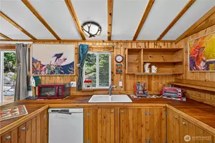 7489 Woody Ln, Anacortes, WA 98221 - Photo 18