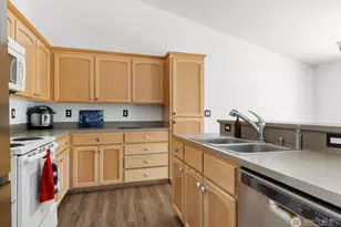 195 NW 12th Ct, Oak Harbor, WA 98277 - Photo 14