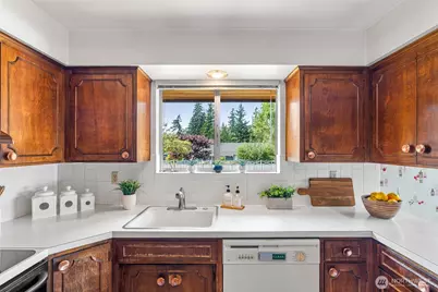 4826 Glenhaven Drive, Everett, WA 98203 - Photo 8
