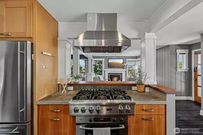 239 NW 48th Street, Seattle, WA 98107 - Photo 8
