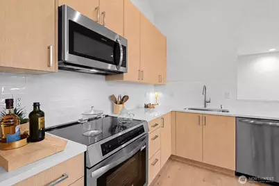 12749 37th Avenue NE, Seattle, WA 98125 - Photo 10