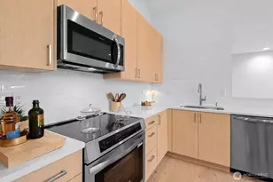 12749 37th Ave NE, Seattle, WA 98125 - Photo 10