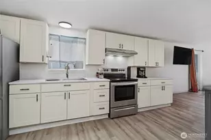 831 E 47th St, Tacoma, WA 98404 - Photo 4