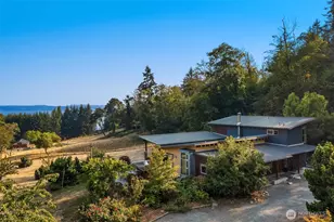 4409 SW Point Robinson Rd, Vashon, WA 98070 - Photo 2