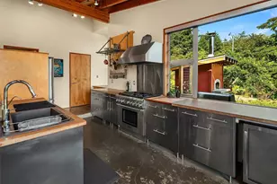 4409 SW Point Robinson Rd, Vashon, WA 98070 - Photo 12