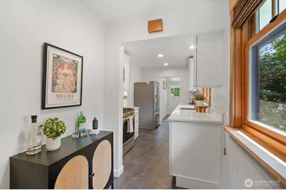 2916 Walnut Avenue SW, Seattle, WA 98116 - Photo 8