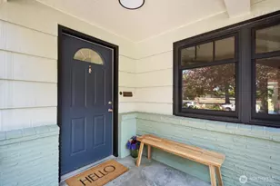 2916 Walnut Ave SW, Seattle, WA 98116 - Photo 2